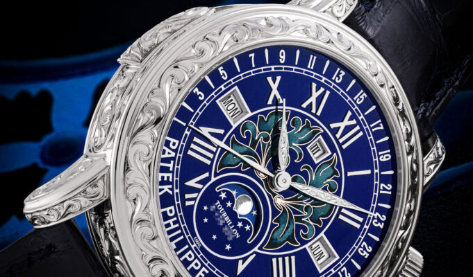 Watch Auction, Patek Phillipe sets record, a new world record has been set for the most expensive watch to be sold in an online auction, commanding a USD $5,8 Million price tag.