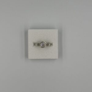 DG Collection 925 Sterling Silver Cubic Zirconia Solitaire Ring